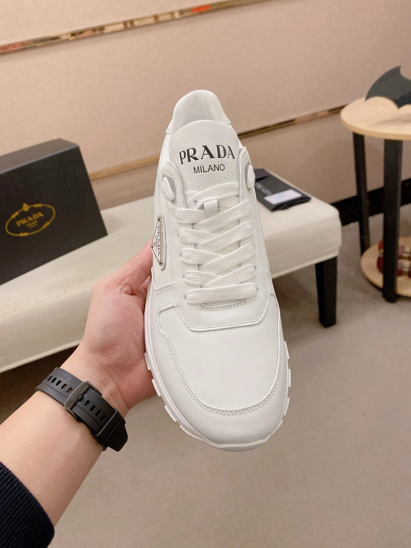 Factory price 600💰 ✔️✔️✔️Higher version High-quality new PRADA (Prada) counters are on the market at the same time. The new men's shoes and 😘fabrics are made of selected first-layer cowhide with superb craftsmanship. Lining: Full cowhide lining. 👍🏿 High-end ☄️ air-cushion molded anti-slip rubber outsole, exquisite lines, simple and elegant, comfortable and high-end for leisure travel. Code number: 38 to 44. 45.46 customized